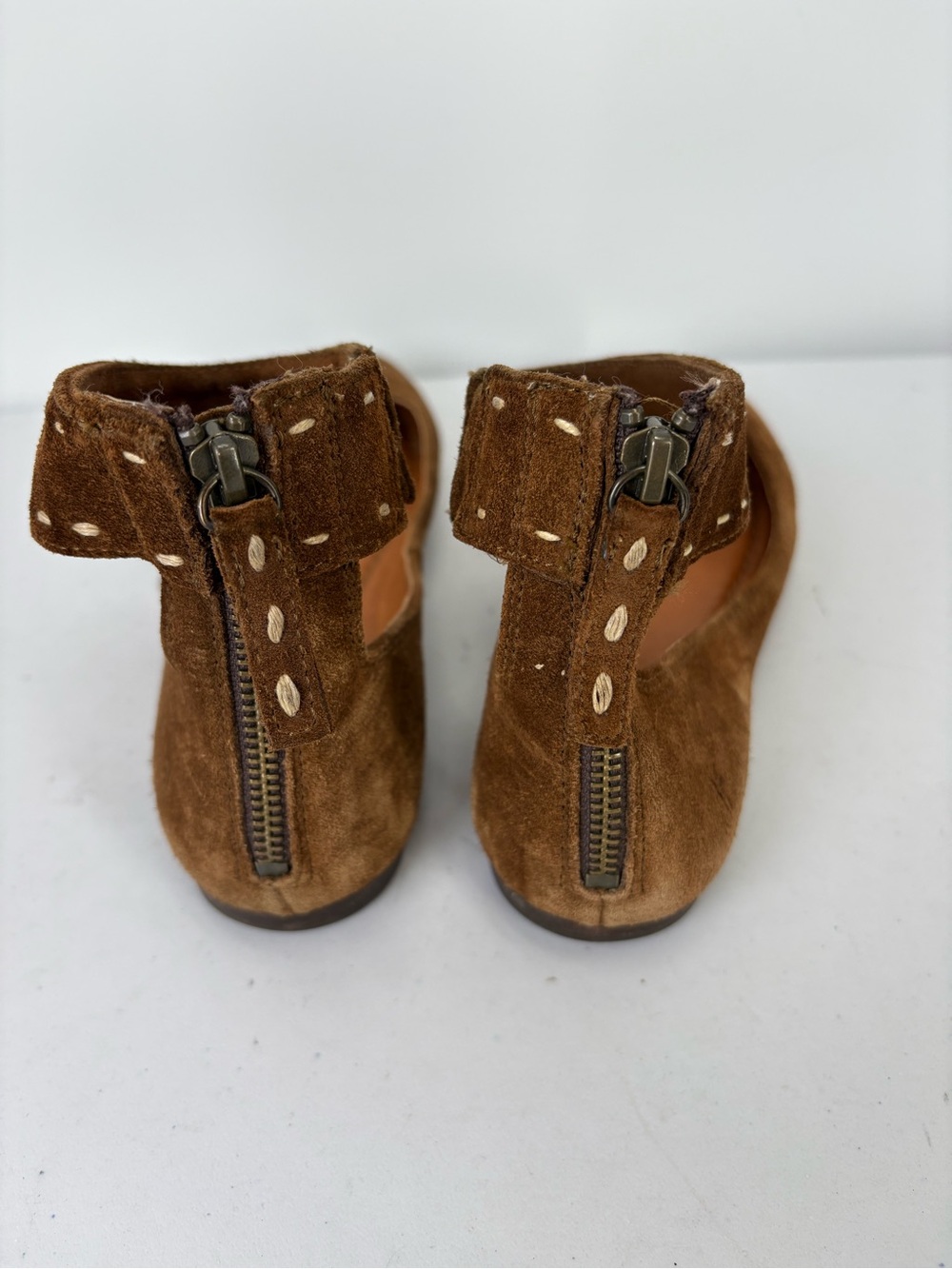 🍎 Frye Brown Suede Ankle-Strap Ballet Flats - Picture 5 of 9